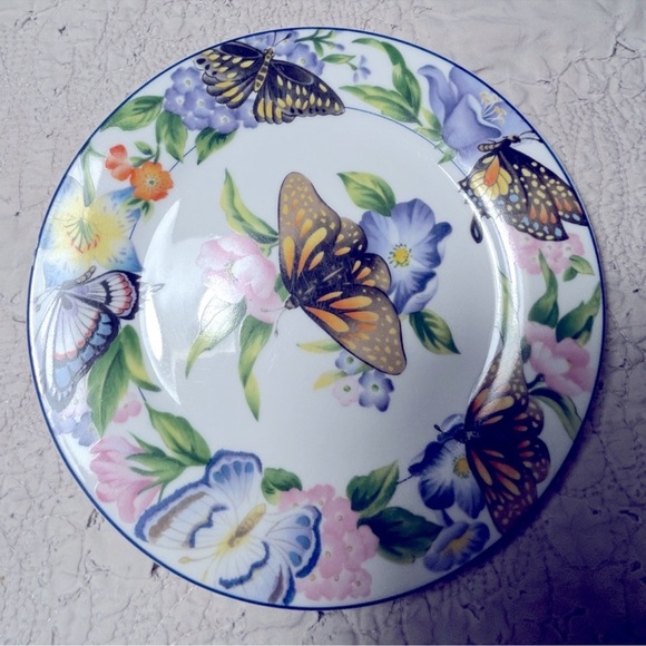 ✨🦋American Atelier🦋 Collective Vintage Porcelain Butterfly Plates Set of 4 - Picture 5 of 7